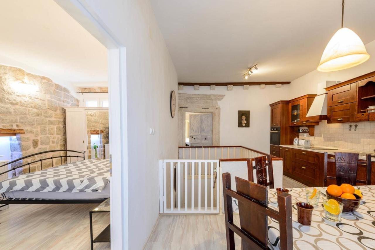 Apartments And Room Le Petit Nono Ragusa Esterno foto