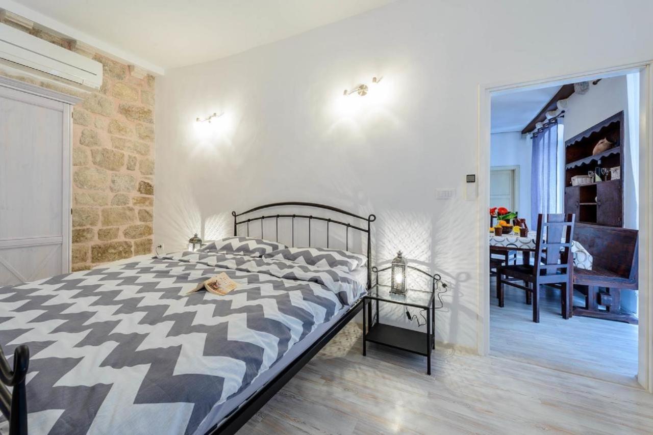 Apartments And Room Le Petit Nono Ragusa Esterno foto